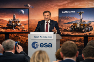 El director general de la ESA, Josef Aschbacher, durante el briefing en París en el que Europa asumió la inviabilidad de Mars Sample Return y reafirmó su apuesta por ExoMars 2028 como eje de su exploración marciana